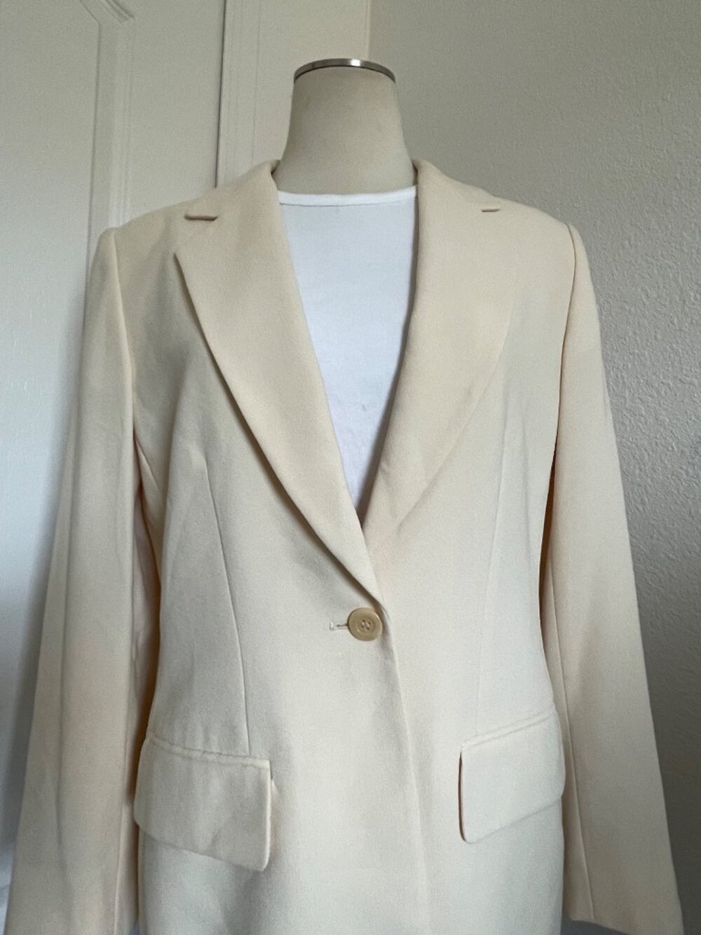 Vintage 1990s Liz Claiborne Classics Structured Cream Blazer Size 10 - Picture 4 of 14